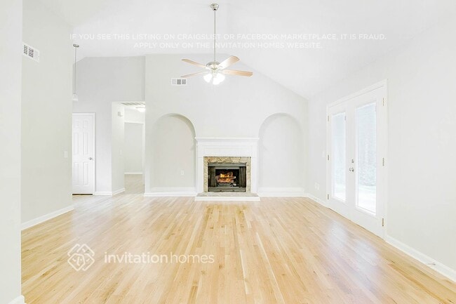 Building Photo - 883 Columbia Ct