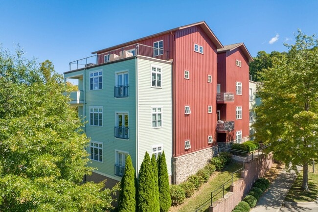 Building Photo - Skyloft Apartments