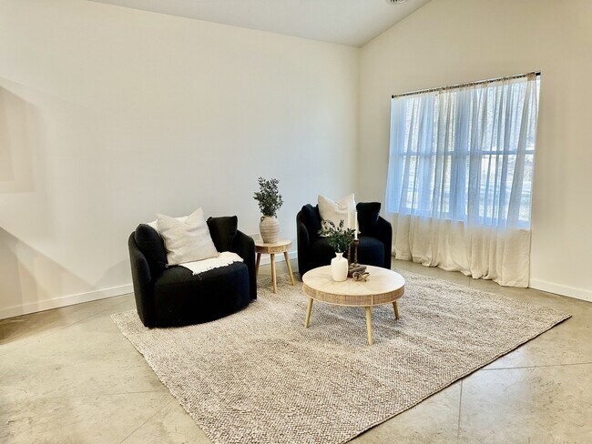 Building Photo - 2196 3rd St