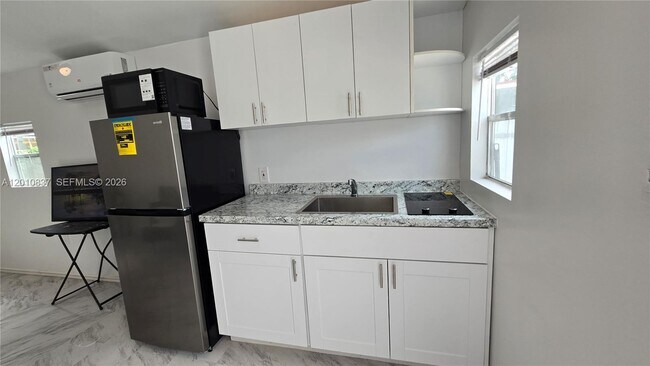 Foto del edificio - 2440 NW 99th St