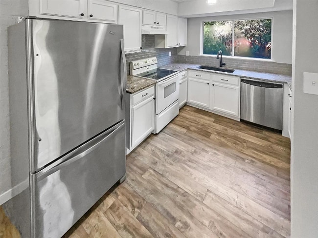 Foto del edificio - 3705 White Bud Ct
