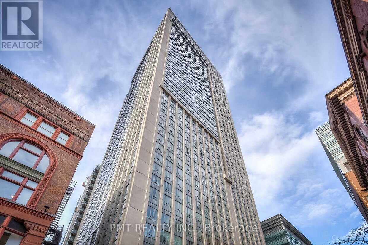 Photo principale - 210-3210 Victoria St