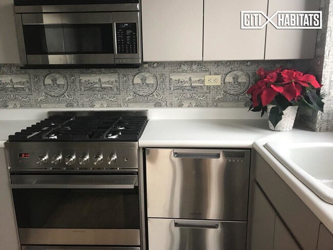 Foto del edificio - 304 E 65th St