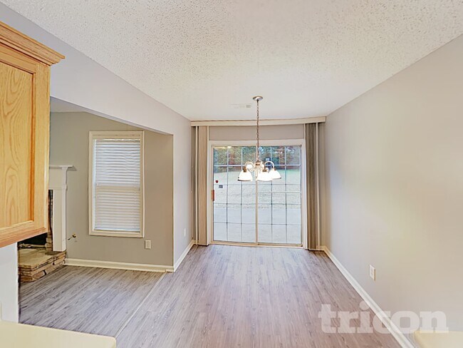 Foto del edificio - 62 Edith Ln