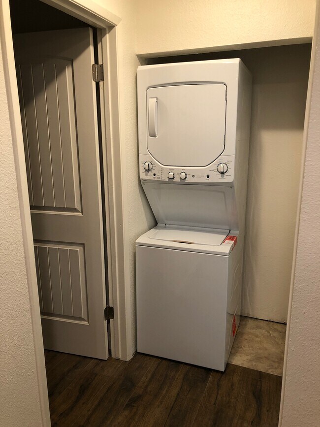 In-unit Laundry - 5847 Del Campo Ln