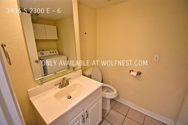 Building Photo - Lovely 3 Bed Millcreek Townhome! No Deposi...