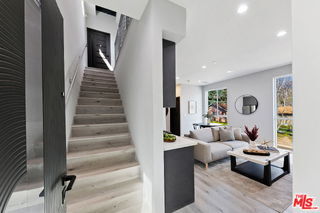 Foto del edificio - 15106 Roxford St