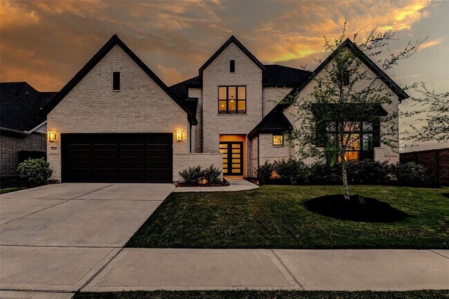 Foto del edificio - 7606 Redwoods Frst Dr