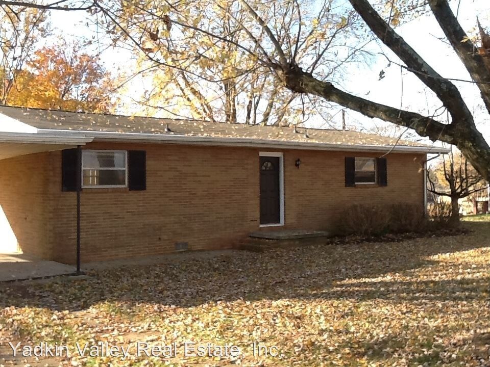 670 Holly Springs Rd, Mount Airy, NC 27030 House Rental in Mount Airy