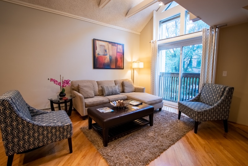 Photo - 830 W Altgeld St (Chicago, IL)