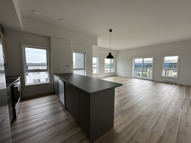 Building Photo - LaFleche Apartments