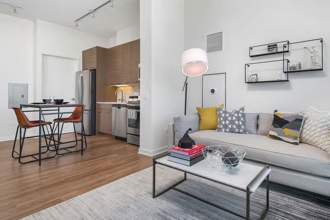 Photo - 339 W Chestnut St Apartment