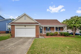 Building Photo - 703 Fairbluff Dr