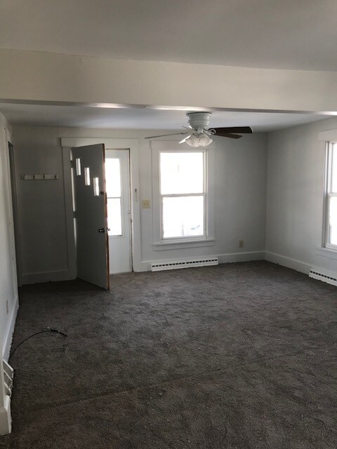 Building Photo - 430 E Paradise St