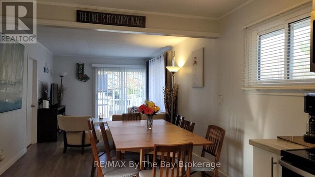 Photo du bâtiment - 18 16th St S