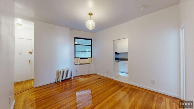 Building Photo - 78 W 11th St