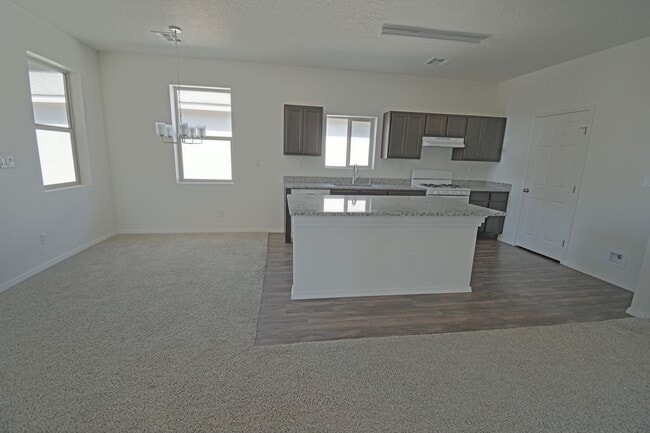 Building Photo - Newer Three Bedroom, Two Bath, Two Car Garage in Rio Rancho!!!!!!!
