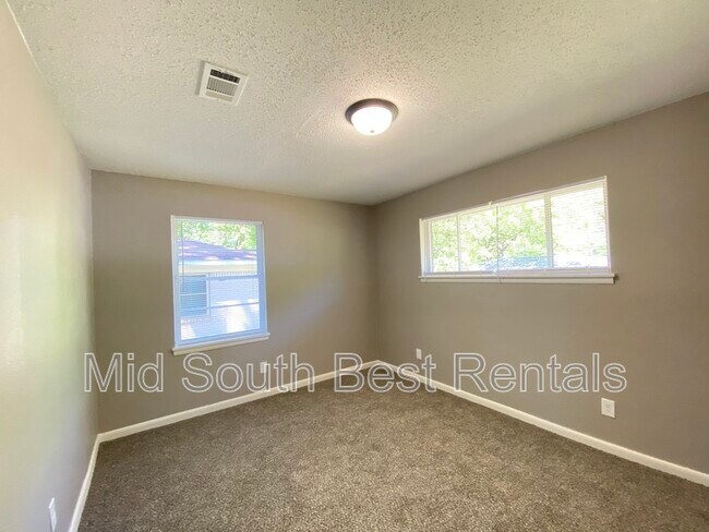 Building Photo - 7209 W 43rd St