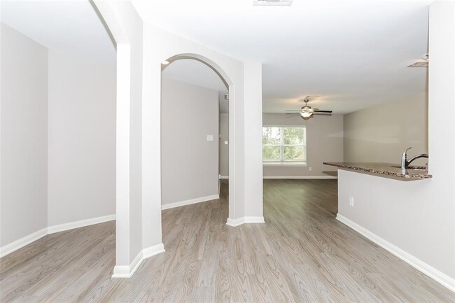 Building Photo - 23083 Bellini Dr