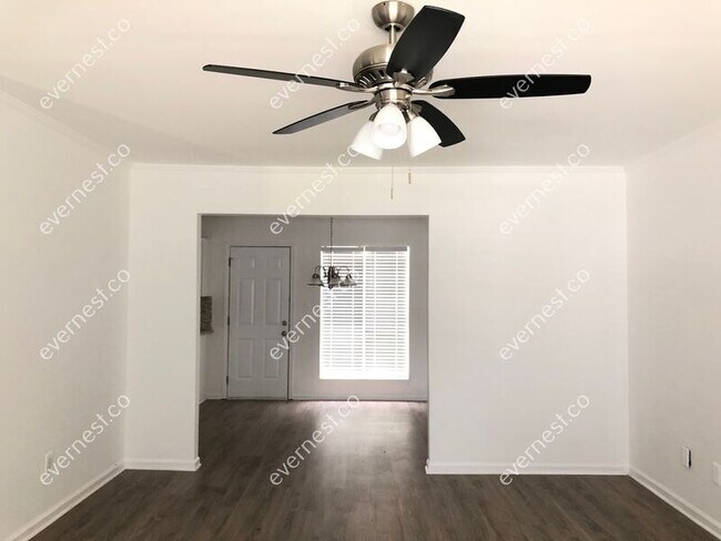 Building Photo - 8558 Westchester Dr