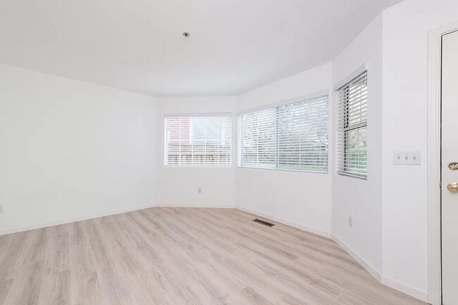 Foto del edificio - 924 E Cotati Ave