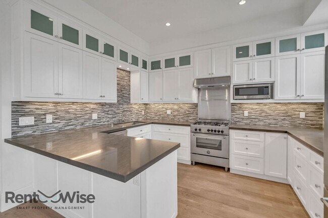 Building Photo - 4 br, 2 bath House - 2713 Folsom St.