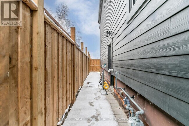 Building Photo - 781 Oliva St
