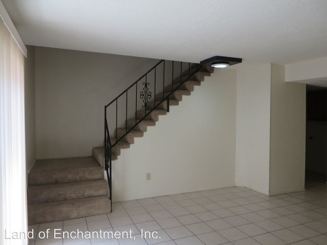 Building Photo - 8333 Comanche Rd NE