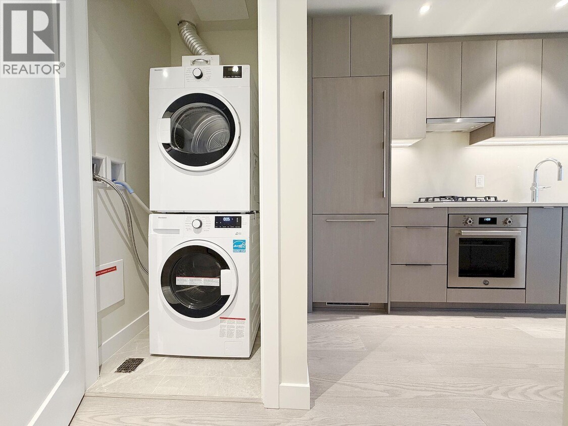 Photo du bâtiment - 6138 Birney Ave