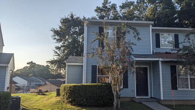 Building Photo - 786 Timberwood Cir E