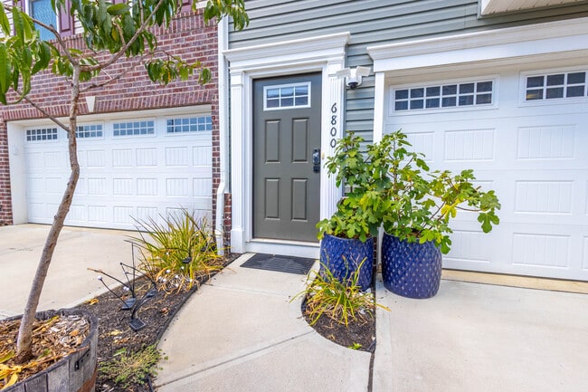 Building Photo - 6800 Frey Ln