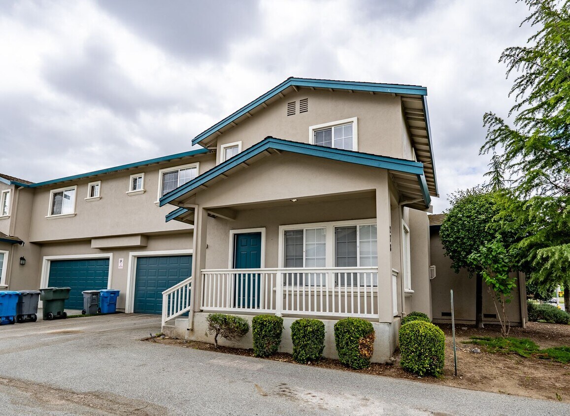 Primary Photo - Beautifully remodeled, four-bedroom townho...