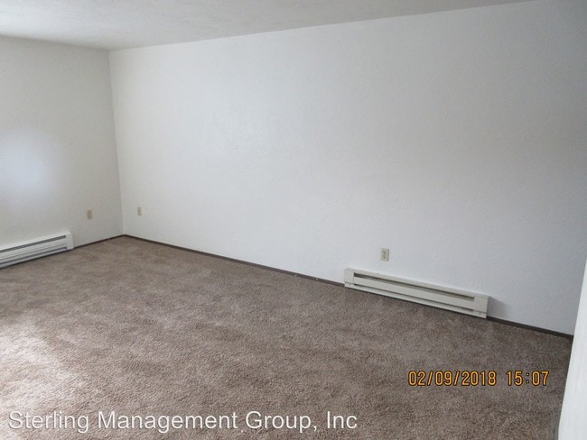 Building Photo - 976 NW Sycamore Ave