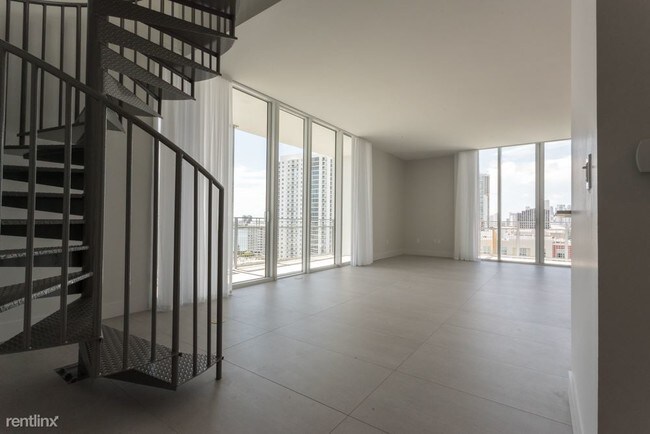 Foto del edificio - 350 NE 24th St