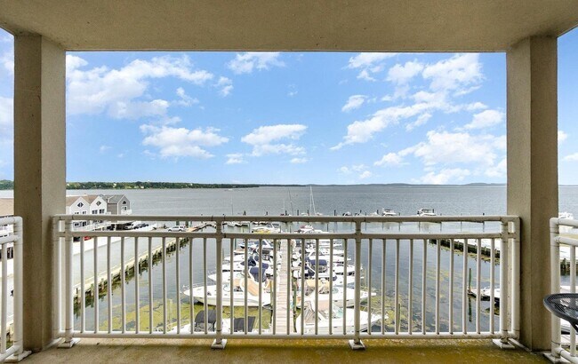 Building Photo - 505 Concord St