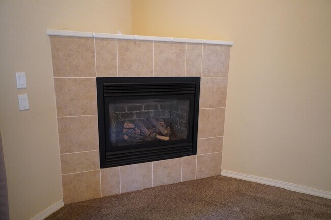 Foto del edificio - 2179 N Justin Way