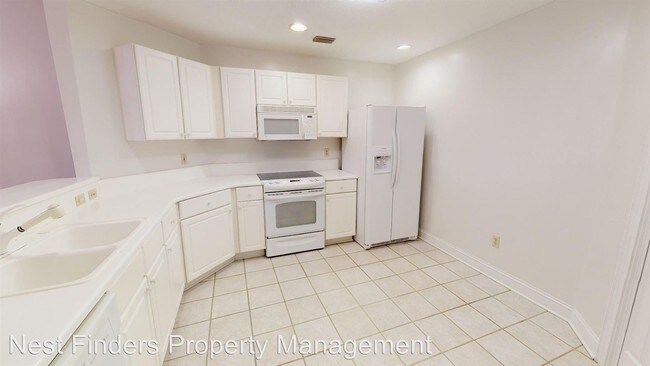 Building Photo - 200 Bermuda Bay Cir