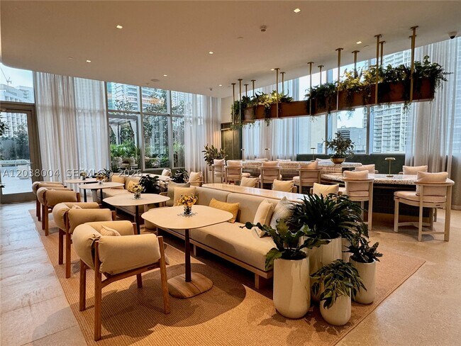 Foto del edificio - 77 SE 5th St