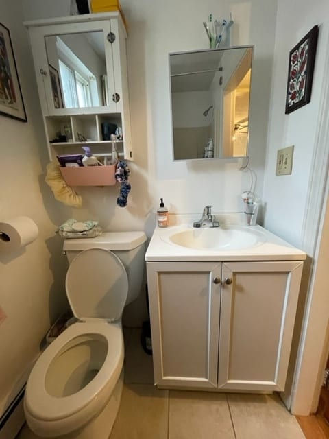 Building Photo - 144 Thorndike St