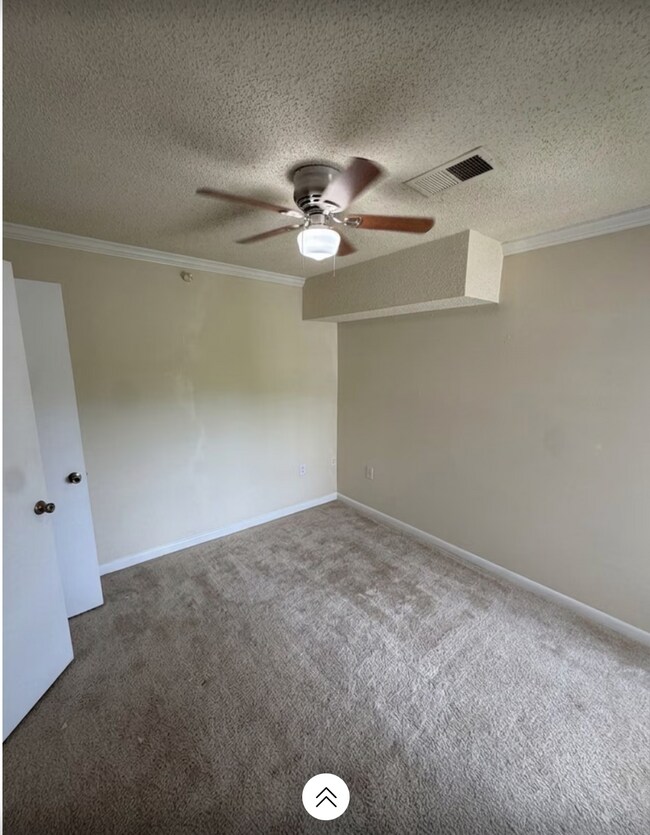 Building Photo - 1420 Collegiate Cir