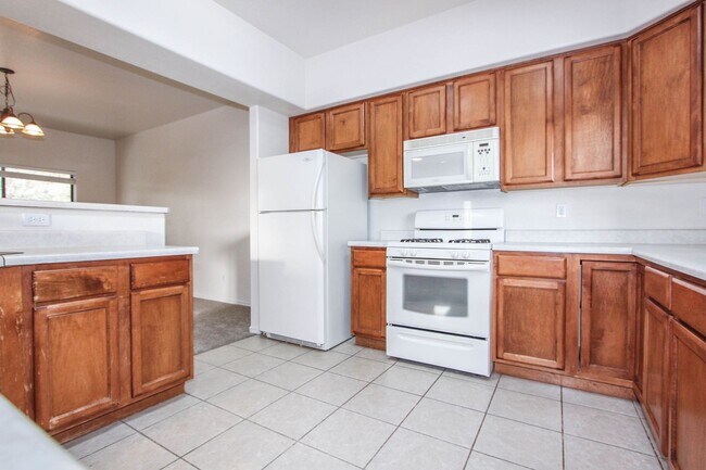 Building Photo - 3 bed 3 bath Townhome in Boulder Park - APPLICATION PENDING