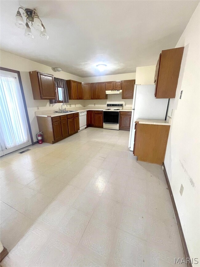 Building Photo - 301 Brian Dr