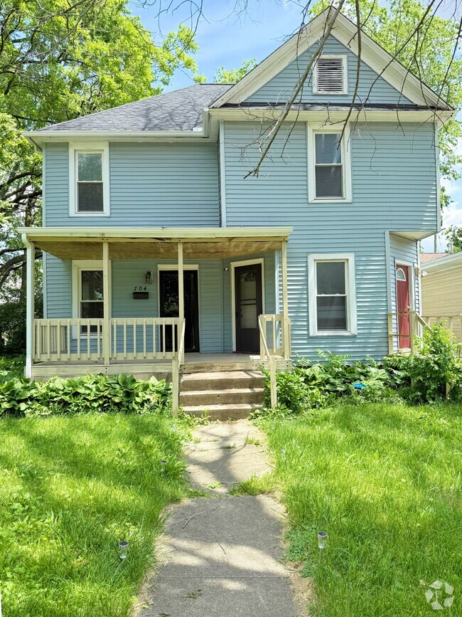 Building Photo - 704 S Vine St