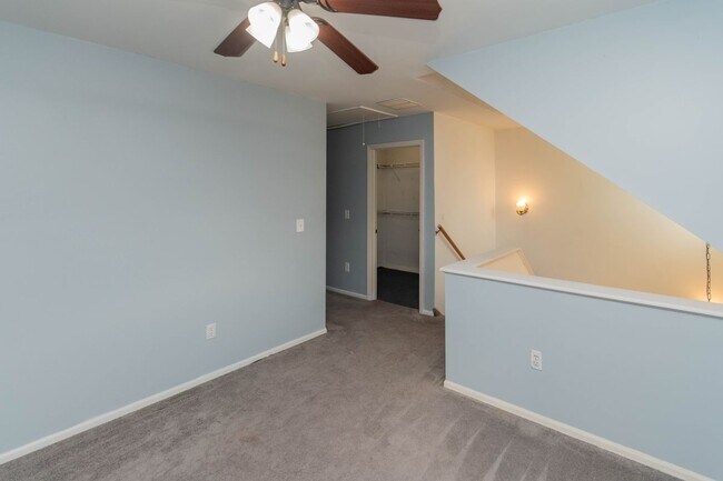 Foto del edificio - 99 Boniface Dr