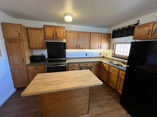 Building Photo - 527 N Franklin St