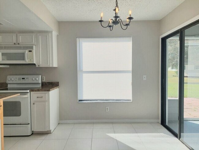 Building Photo - 6503 Lemon Tree Dr