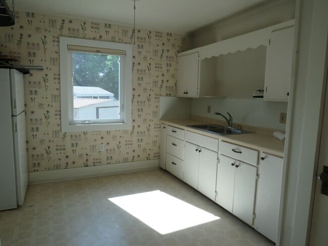 Foto del edificio - Cute and Charming 2 Bed/ 1 Bath Stand Alone Condo!