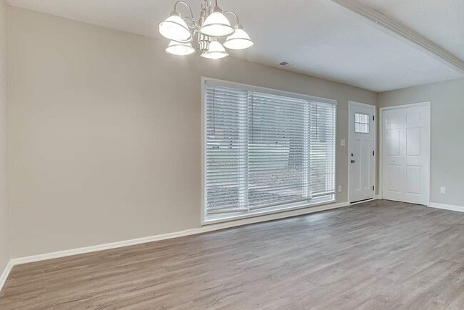 Foto del edificio - 3402 Longleaf Dr
