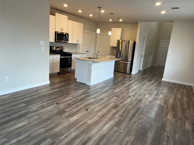 Foto del edificio - 7131 Blue Oak Dr
