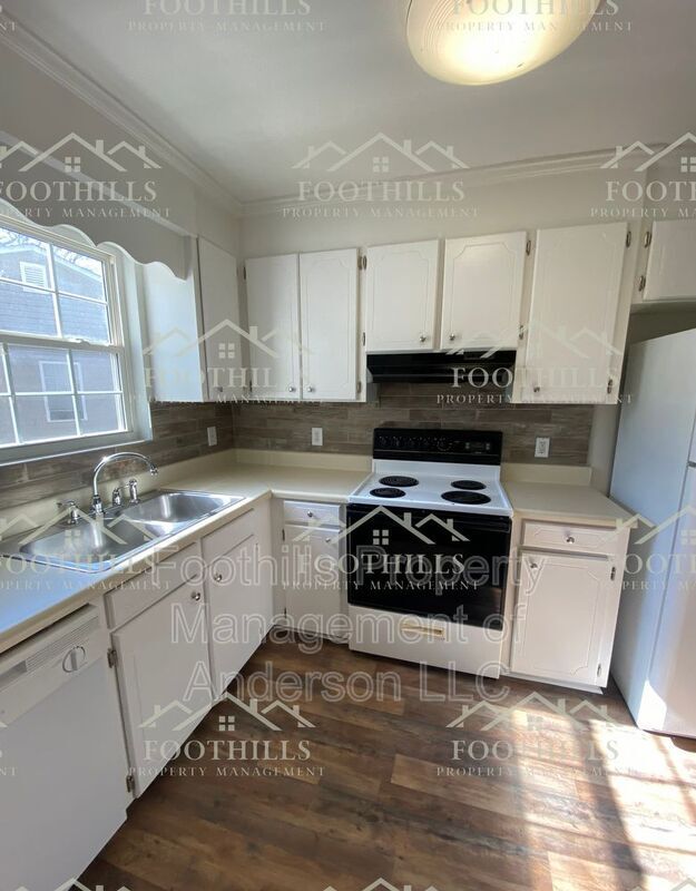 Foto del edificio - 613 N Pointe Creek